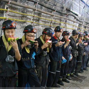 酷暑難耐，劉莊煤礦將“清涼”送到每一名職工心里